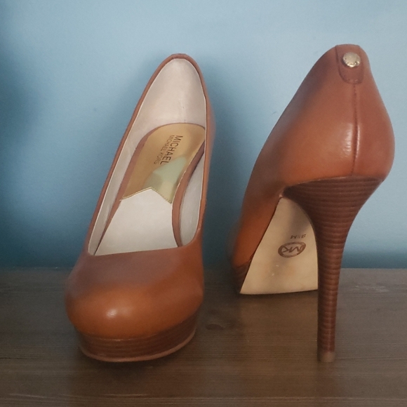 COPY - michael kors ionna pumps - Picture 1 of 8